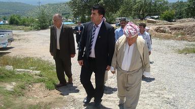 سه&zwnj;ردانی به‌‌ڕیز عارف باوه&zwnj;جانی سه&zwnj;رۆکی پارتی سه&zwnj;ربه&zwnj;ستیی کوردستان بۆ سه&zwnj;ر مه&zwnj;زاری نه&zwnj;مر مه&zwnj;لا موسته&zwnj;فا بارزانی.