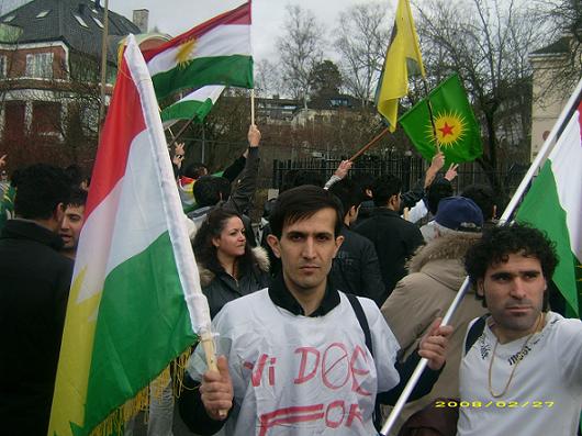 له&zwnj; شاری ئۆسڵۆ خۆ پێشاندانێک بۆ شه&zwnj;رمه&zwnj;زارکردنی هێرشی ده&zwnj;وڵه&zwnj;تی تورکیا به&zwnj; رێوه&zwnj; چوو،